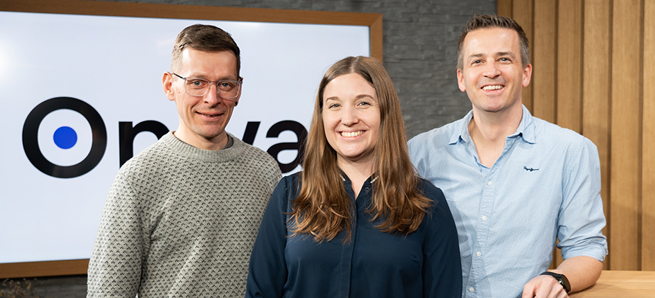 Die Oniva AG wird vom bisherigen Team geführt. Gründer und Mitglieder der Geschäftsleitung sind Marc Blindenbacher, Anna Fredholm und Simon Gadient. Bild: Oniva AG