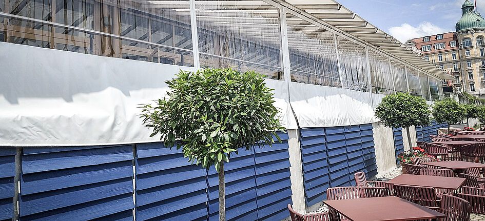 Bieri Tenta AG stattet das Grand Casino Luzern mit einem neuen, 46 Meter langen Planensystem aus. Bild: zVg/Bieri Tenta AG