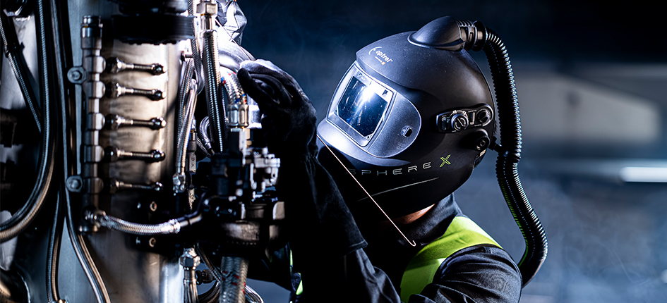 Die Wattwiler Optrel AG wartet mit zwei Innovationen auf: dem neuen Schweisshelm sphereX und dem A2P-Kombinationsfilter. Bild: zVg/Optrel AG