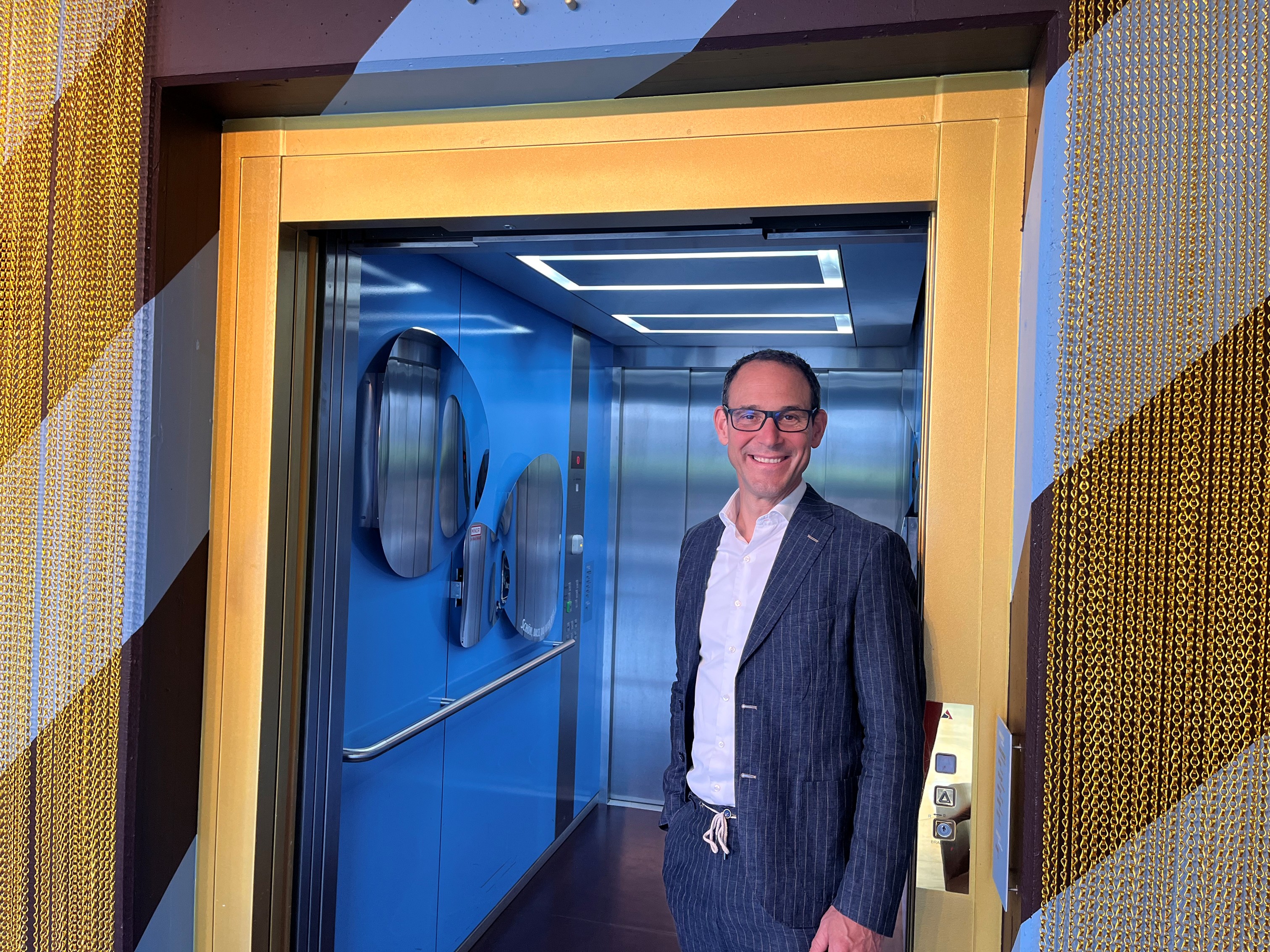 Christoph BIrchler im Aufzug_neu