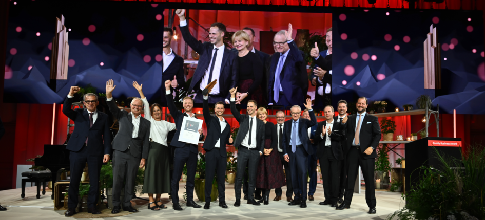 Die Renggli AG nimmt im Kursaal Bern den Family Business Award 2026 der AMAG Group AG entgegen. Bild: AMAG Group AG