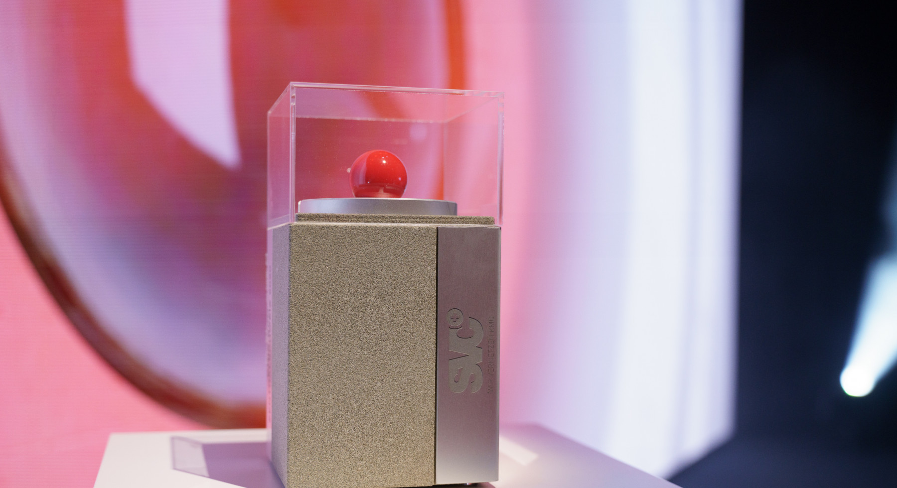 Der Prix SVC Award fotografiert an der Preisverleihung des Prix SVC Zentralschweiz im KKL Luzern