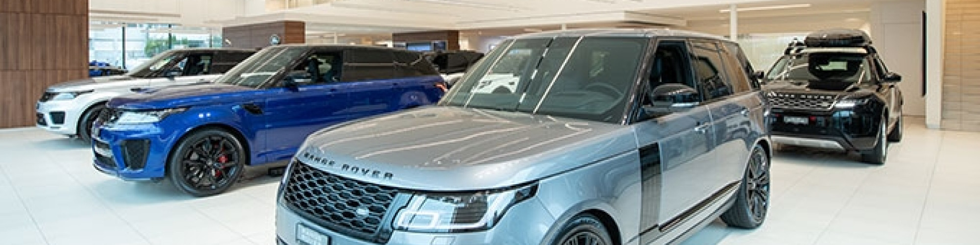 Autocenter Emil Frey Ebikon Show Room 2